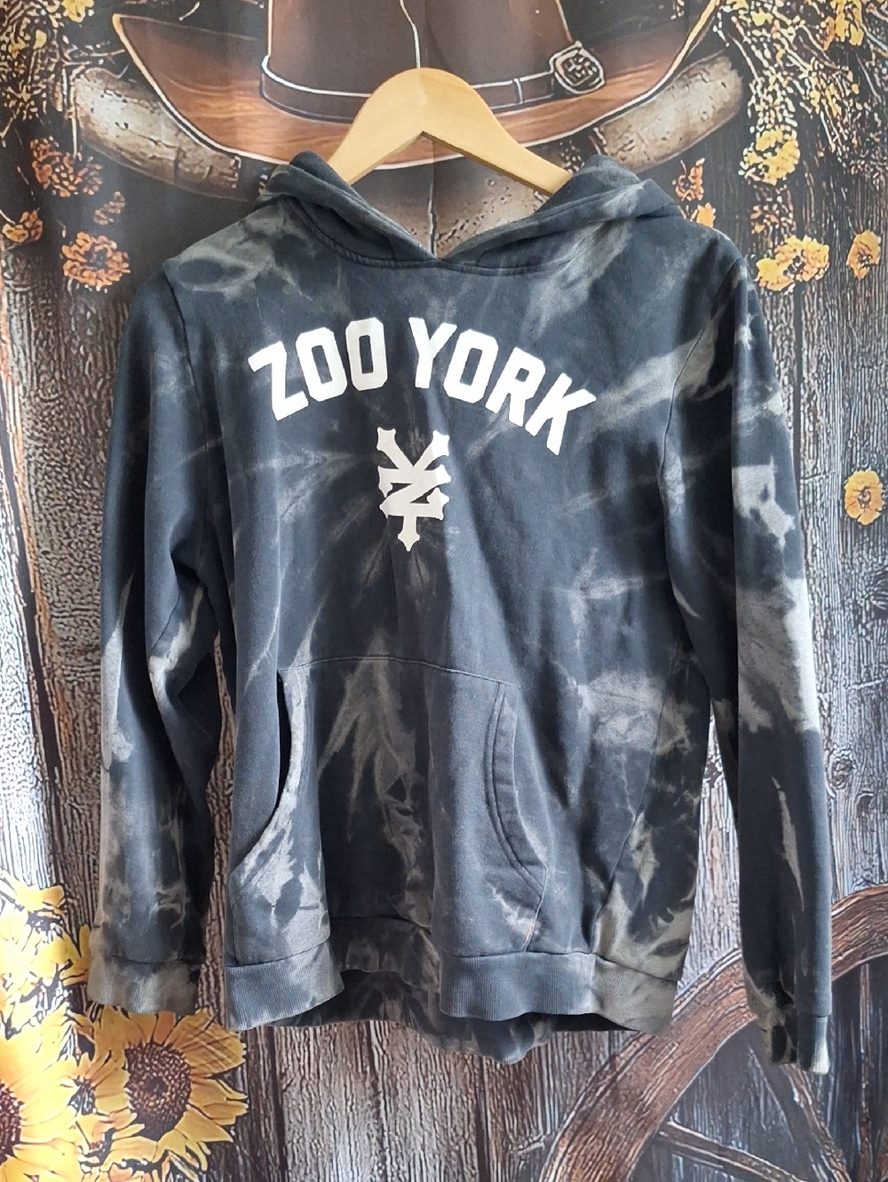 Zoo York Black & White Tie-Dye Pullover Hoodie